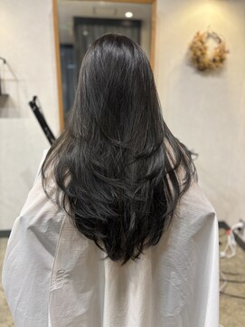 ルナバイルヴェール(LUNA by LeVert) 艶々グレージュカラー×レイヤーカット