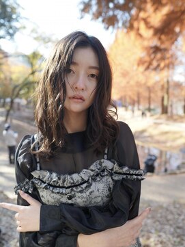 ログ オモテサンドウ(L.O.G OMOTESANDO) 抜け感黒髪ロング