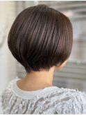 乾かすだけでまとまる丸みショートボブ