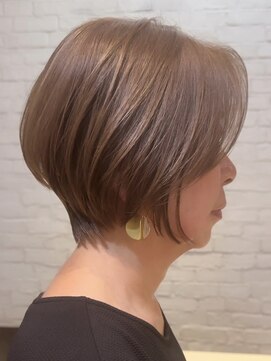 ソワネ 表参道(soigne) ショートボブくびれショートヘア顔周りレイヤー白髪ぼかし30代