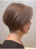 ショートボブくびれショートヘア顔周りレイヤー白髪ぼかし30代