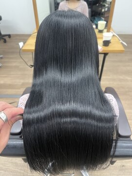 ピープスアンドスー 表参道 渋谷(Peeps&Suu.) 髪質改善トリートメント ブルーブラック 艶髪ロング 渋谷 表参道