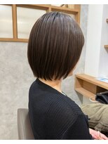 ロッカ(ROCCA)&nbsp;艶ブラウンの上品ショートボブ