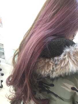 ヘアアンドネイル シーソー(Hair&Nail Seesaw) スーパーロングでカラーリング