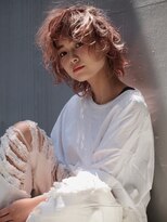 ネフ(NeF)&nbsp;ホワイトピンクグレージュのウルフレイヤー