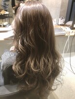 バルバオ サロンドベレーザ 大須(BALBAO salon de belleza) 【ナチュラルハイライト】パールアッシュ