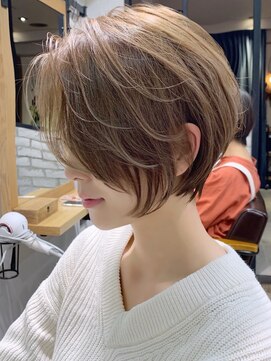 アヴァロン(AVALON) シャンパンカラー×美シルエット×丸みくびれショート☆