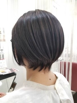 クオリス 上福岡店(QUALIS) 小顔/グラボブ/ショート/30代40代50代/艶カラー/白髪染め