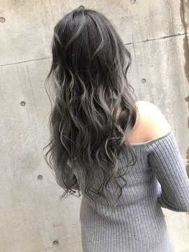 メリー(merry craftsman's factory) 外国人風バレイヤージュ、ハイライトカラーアッシュグレージュ