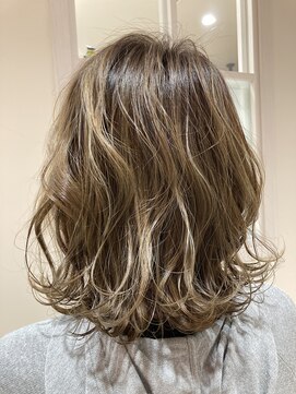 シャンプーボーイ 大人可愛い外ハネヘア