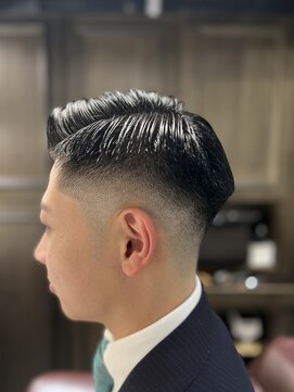 バレス 田町(BALES) [スキンフェード/ツイストスパイラル/田町]