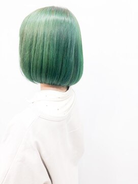 サロン ウナ(Salon una) 【ブリーチ/デザインカラー】シンプル　ボブ　グリーン