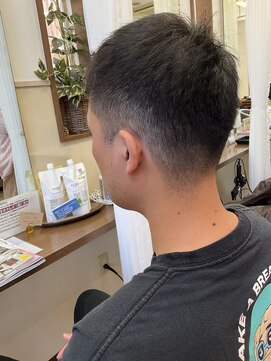 コアフィールフィス(COIFFURE fils) 【見附 今町】フェードカット 刈り上げ 黒髪 爽やか
