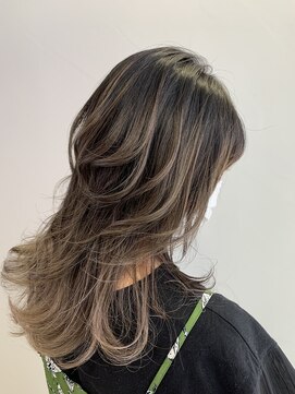 ライフ 住道店(Lyfe) 夏レイヤーカットデザイン_ウエットヘアオリーブベージュ_306