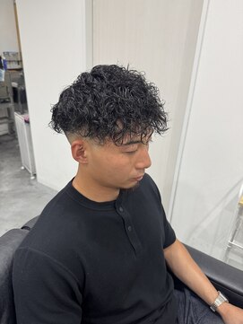 縁 ハナレ(en 870) スキンフェード　　ツイストスパイラルパーマ