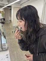 キジ(kiji)&nbsp;久屋大通ロングウルフレイヤーカットロングパーマグレージュ