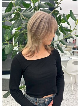 エニフォーイーストハム(Eni for eastham) ミディアムレイヤー/ウルフ/アッシュベージュ