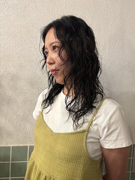ニーム(nimes) kaon　　ロングパーマ　ゆるふわパーマ