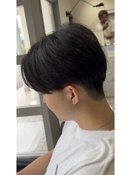 レボ(Revo) 毛流れセンターパート