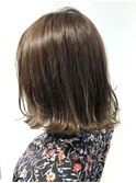 20代30代大人気の外ハネ切りっぱなし★質感が柔らかくオシャレ♪