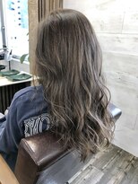 リリー シンジュク(Lilly)&nbsp;【Lilly新宿】#ナチュラル #アッシュベージュ#イルミナカラー