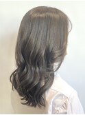 暗髪ロング ミントベージュカラー