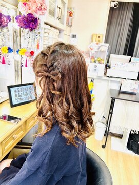 聖の華 三つ編みリボンカチューシャと巻きおろし