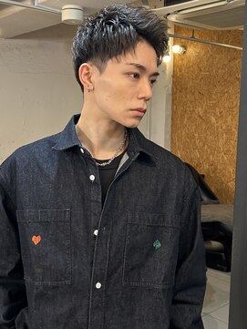 ファルベ(Farbe) スペインカールスパイキーショートブルーブラックフェザーパーマ