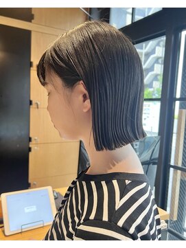 オーガニック アトリエ 大宮(organic+atelier) 20代30代大人可愛いアッシュベージュくびれボブ耳掛け透明感