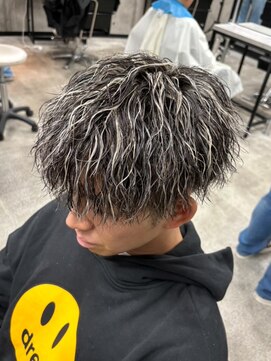 イーラ(era) 縦落ちツイスパパーマ/メンズ/刈り上げ/眉毛/ツイスト