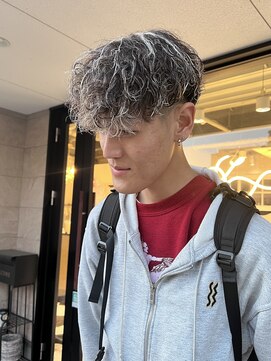 髪屋 紬 メンズ/メンズカット/メンズパーマ/スペインカール