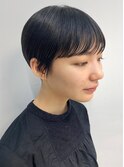 暗髪　黒髪　刈り上げ女子　ショート　伸ばしかけ