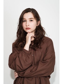 ムーア(MUA) 大人かわいいロング×ゆるっとパーマ