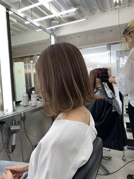 イキ 表参道(iki omotesando) モード/無造作ウェーブ/大人ガーリー[表参道駅]