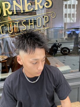 フォーコーナーズ(Four Corners) フェードバング