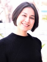 ビュートリアム 福岡(BEAUTRIUM)&nbsp;輪郭や首のラインのバランスを見て切りこんだ前下がりボブ