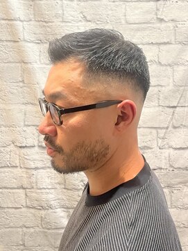 グレイスフル バーバープラチナム 六本木店(Graceful Barber platinum) シャイニングフェード