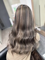 ラピス 横浜(Lapis)&nbsp;ローライトミルクティーベージュブリーチカラーシールエクステ