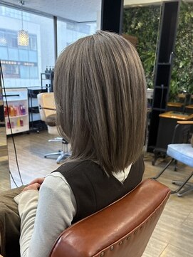 ノア(no_a) 白髪ぼかしカラー