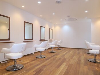 オートクチュールランコントレ 桂店(Haute Couture Rencontrer)の写真/女性ならではの視点で、髪のお悩みやなりたいイメージを丁寧に共有。毎日が少し楽になるスタイルを提案！