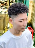 フェード/スペインカール/センターパート/針金パーマ