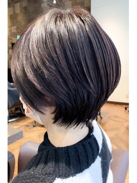 エオン(eon) ショートボブ【eon】大人女性、白髪、マイナス6歳