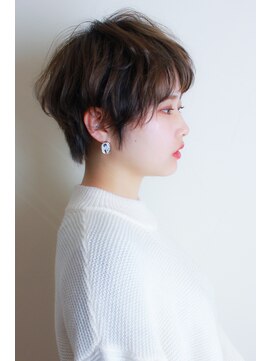モリオ フロム ロンドン 大宮2号店(morio from London) ナチュラルふんわり耳かけショートヘア