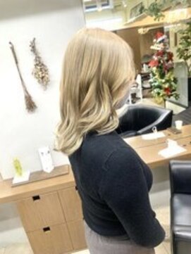 ディア(.eer) 【.eer/ディア】ミルクティーブロンド/ミディアム/心斎橋