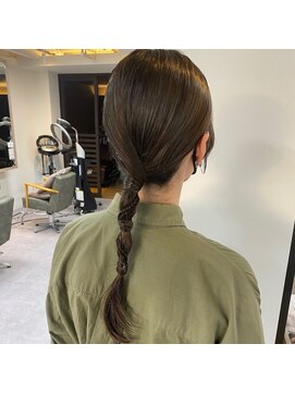 リシェオブヘアー(riche of hair) ひとクセタイトポニー