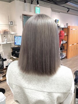 コワファーストナガサキシャンプーボーイ(COIFF1RST NAGASAKI SHAMPOO BOY) 長崎 ミルクティーグレージュ