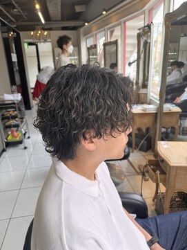 アイズ 海老名(AIZU) 王道ウルフ 波巻きパーマ ツイストスパイラル メンズパーマ