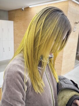 トゥコ(tuco) ルーツカラー　グレージュ　イエロー　グレー　デザイン　カラー