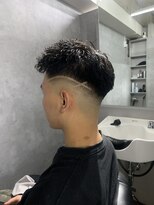 クロムトウキョウ ザ バーバー ネオン 新宿店(CHROM TOKYO the Barber ne/on)&nbsp;ミドルフェード