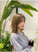 抜け感レイヤーの大人スタイル◎外ハネ/ハイトーン/艶感